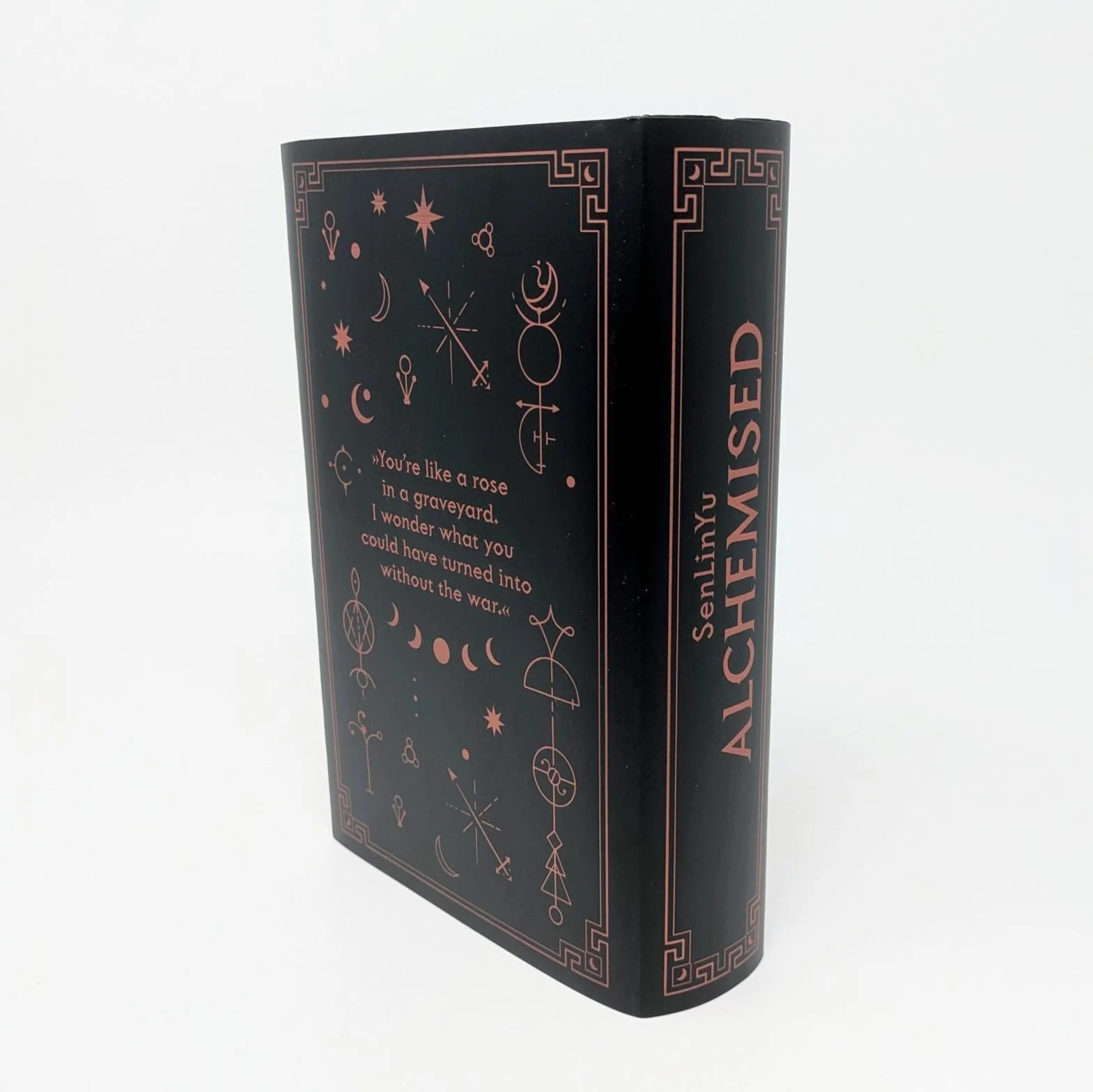 Alchemised English Edition: The global dark fantasy sensation, with sprayed edges