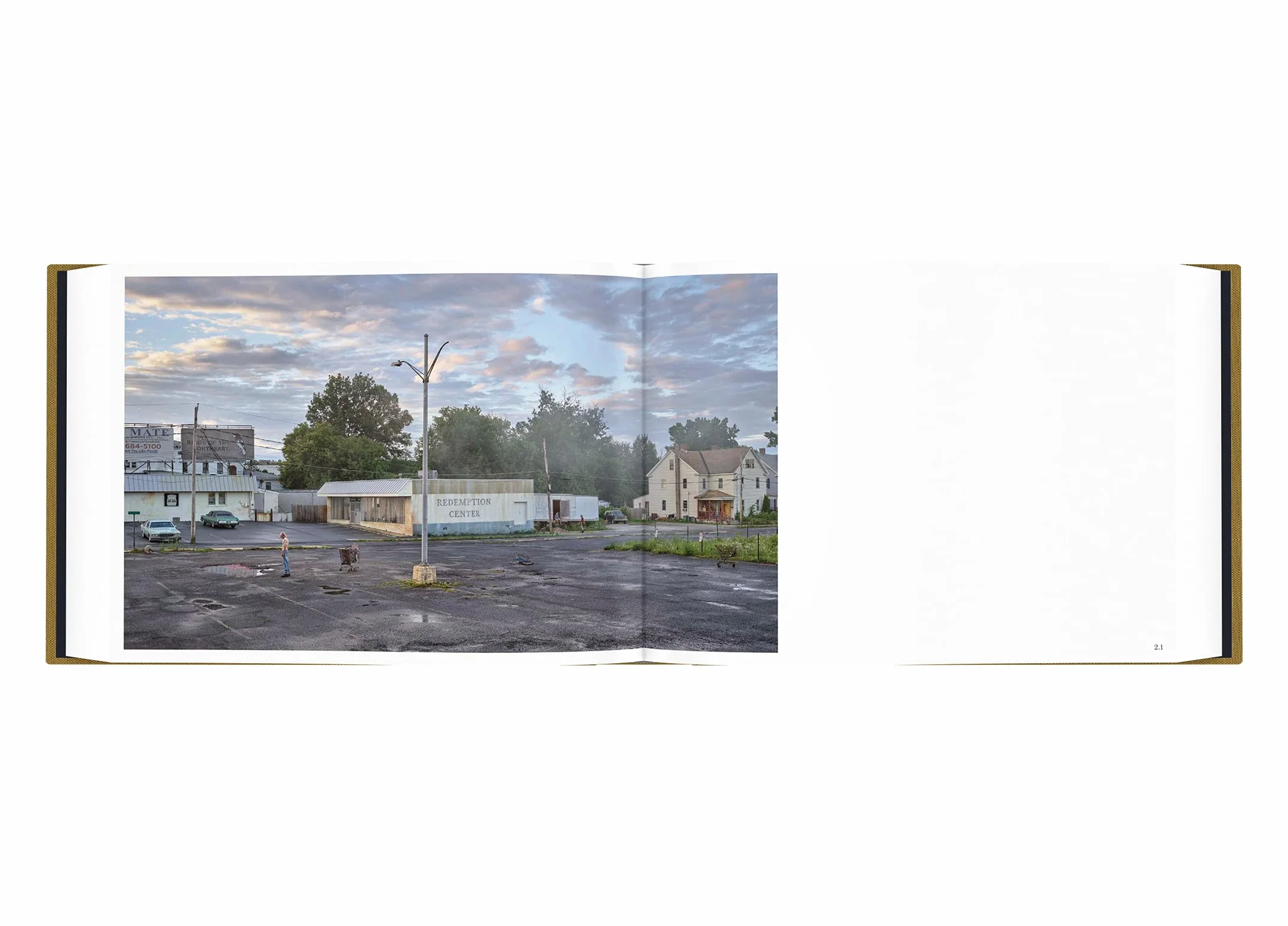 Gregory Crewdson Alone Street /anglais