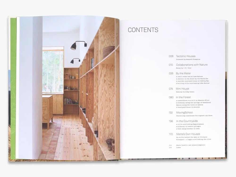 Earth, Sky & Water: Houses in the Nordic Style /anglais
