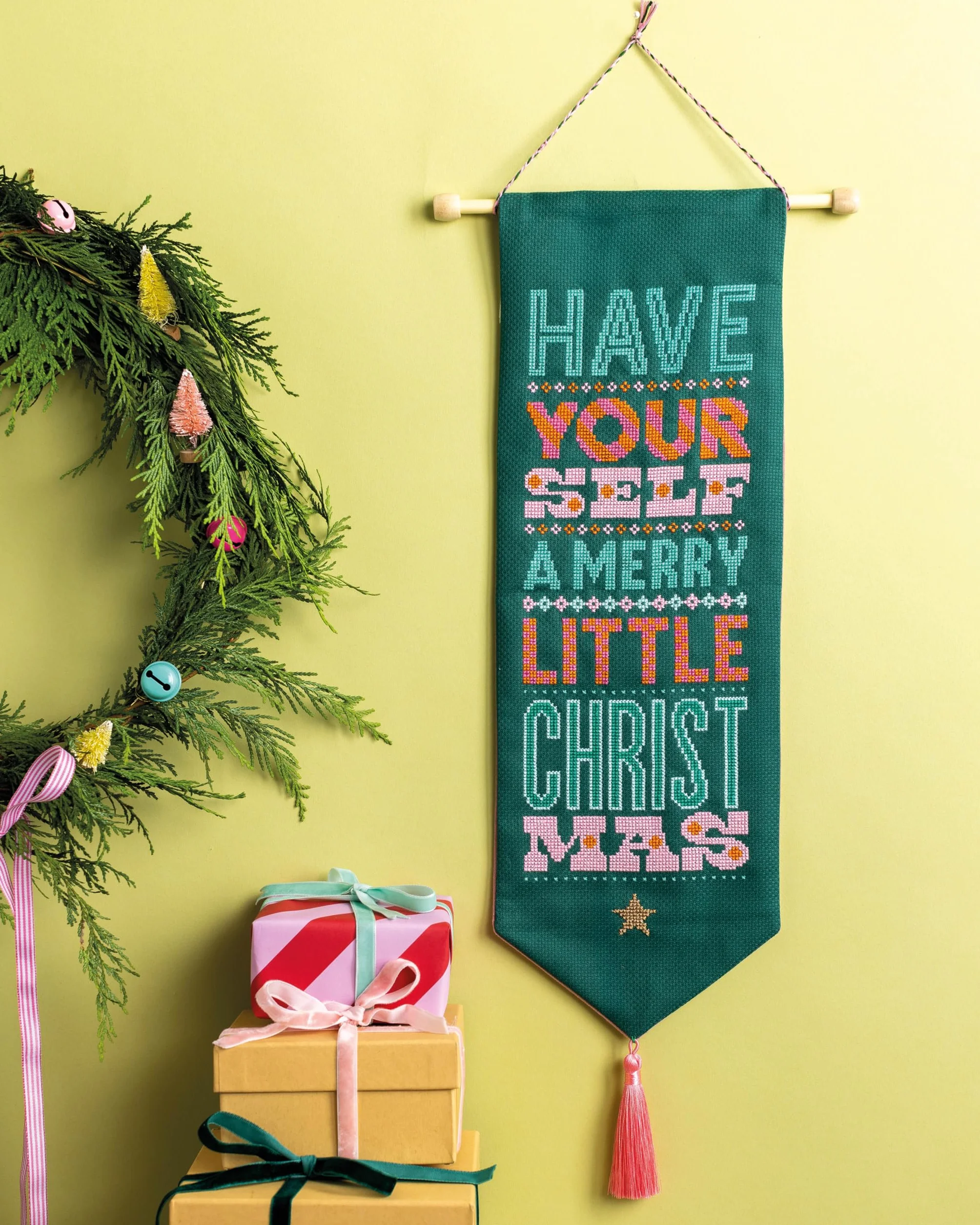 Merry Stitchmas: 24 Fun and Festive Cross Stitch Designs