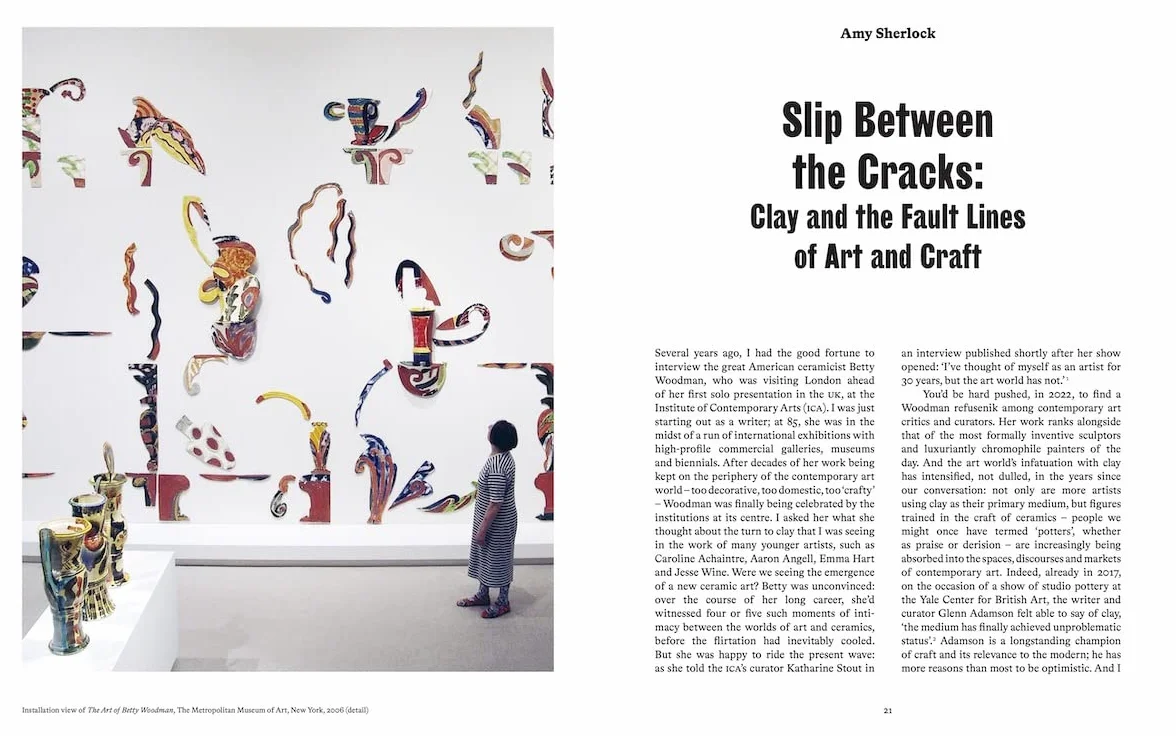 Strange Clay : Ceramics in contemporary art /anglais