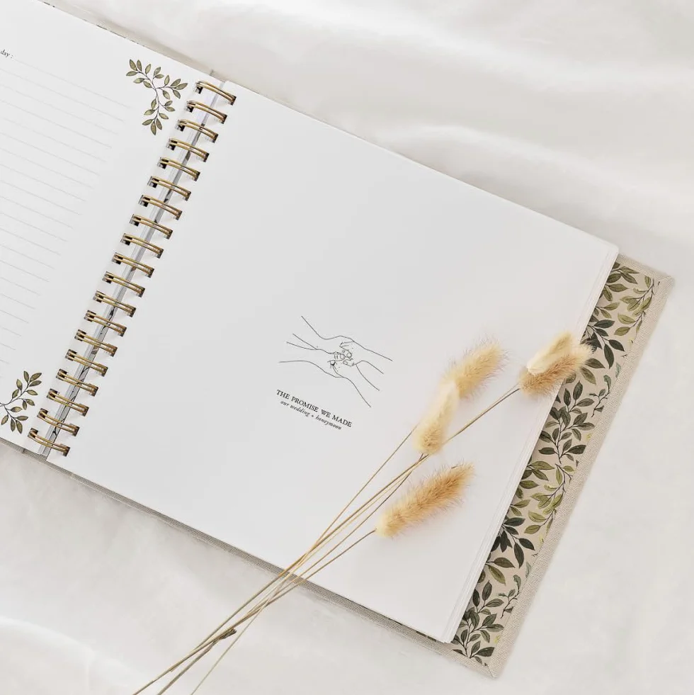 As We Grow: A Modern Memory Book for Married Couples
