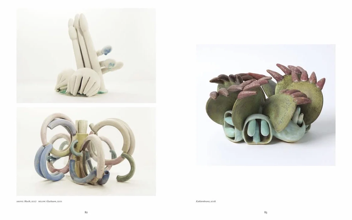 Strange Clay : Ceramics in contemporary art /anglais
