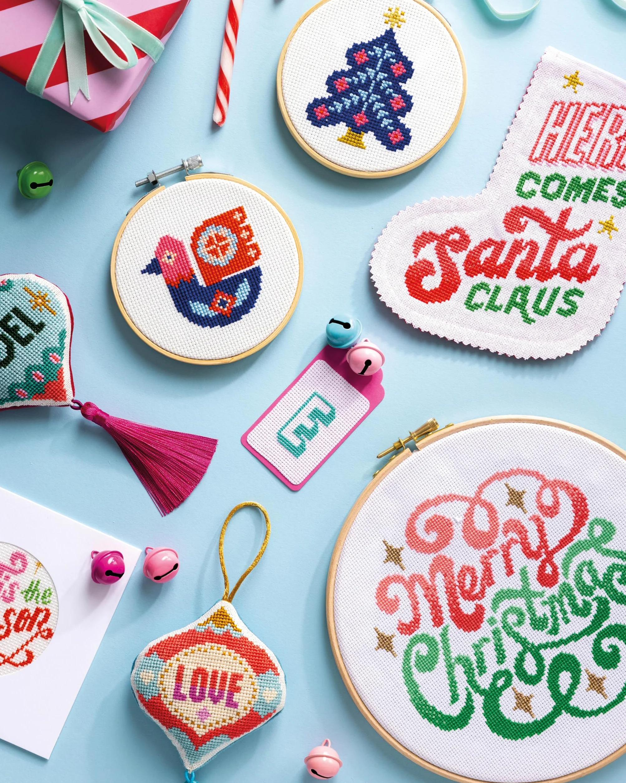 Merry Stitchmas: 24 Fun and Festive Cross Stitch Designs