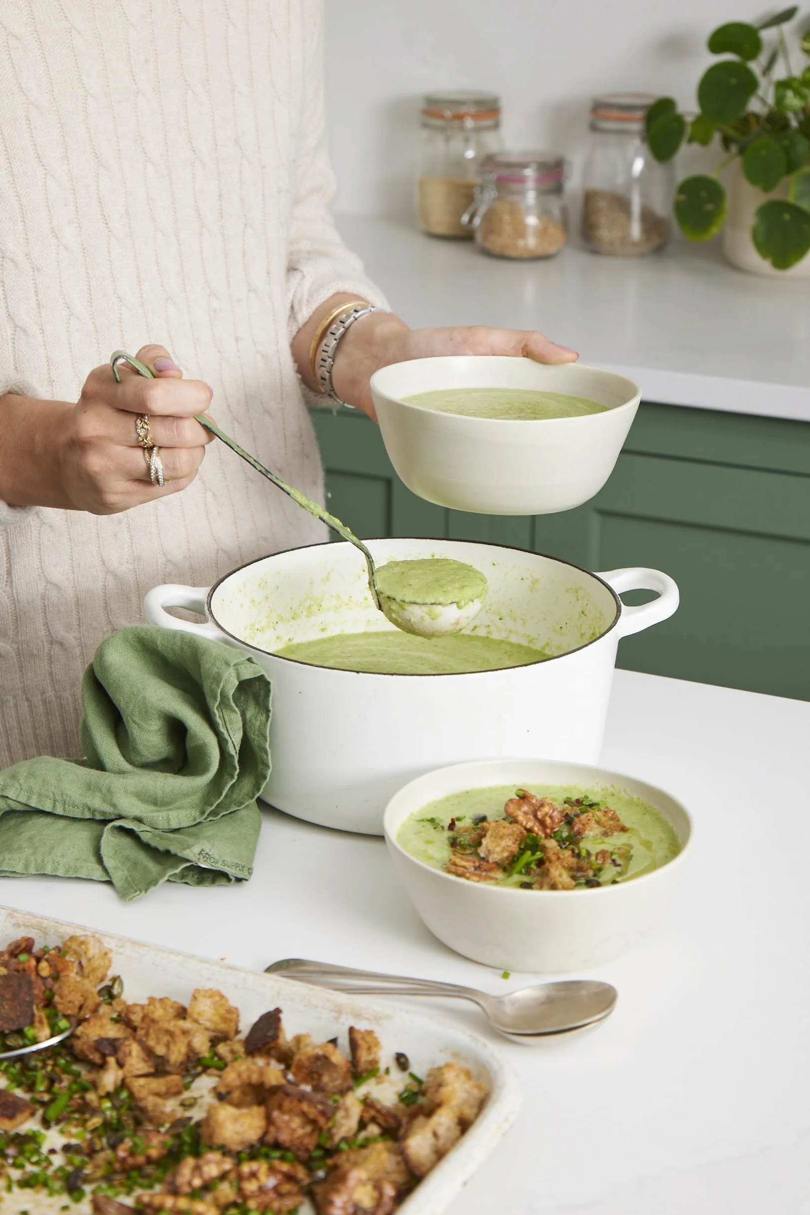 Deliciously Ella: Healthy Made Simple: Delicious, plant-based recipes, ready in 30 minutes or less